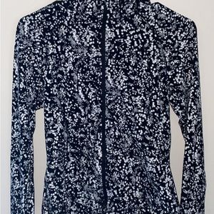 Lululemon zip up, only worn once. Like new condition!